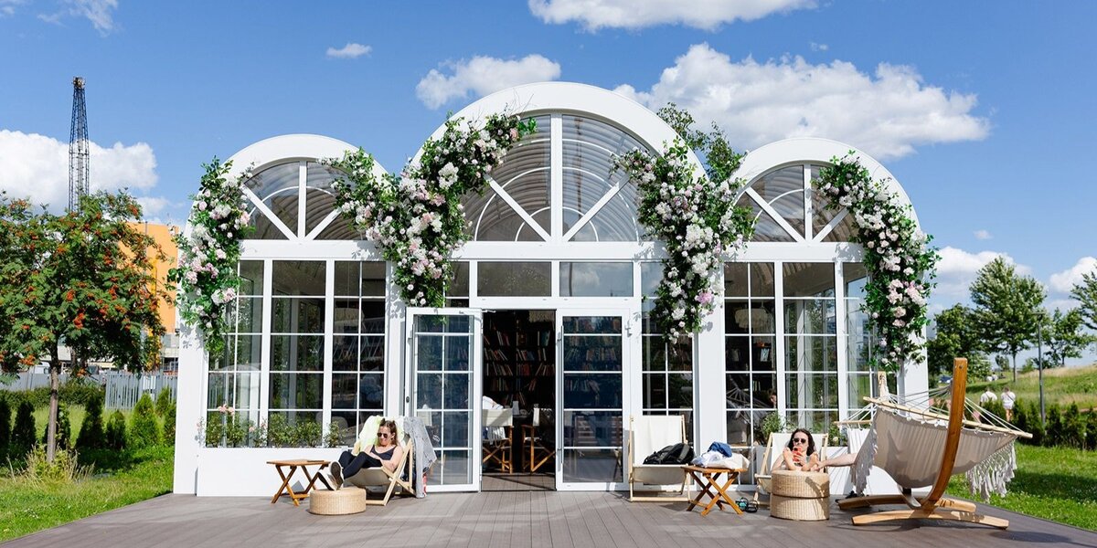 Парки Москвы снова откроют лесные библиотеки с 1 мая