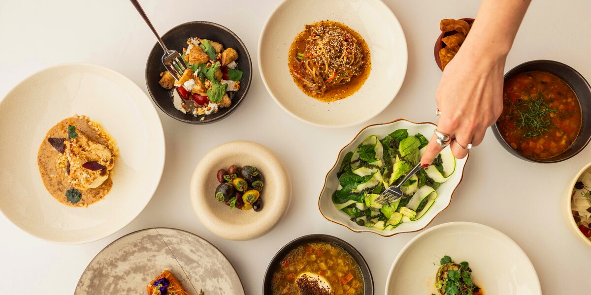 Постное меню в ресторанах Москвы: 10 мест, где пробовать мини-перцы с хумусом и крем из артишоков