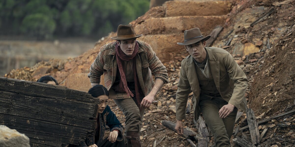 «Молодой Шерлок» от режиссера Гая Ричи: появились постеры с героями нового сериала