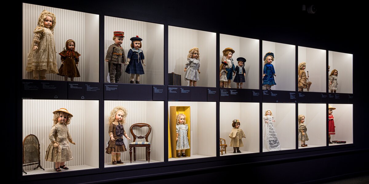 Какими были игрушки в XIX веке? Подробнее о них и выставке «Августейшие. Куклы» — в эфире «Сити»