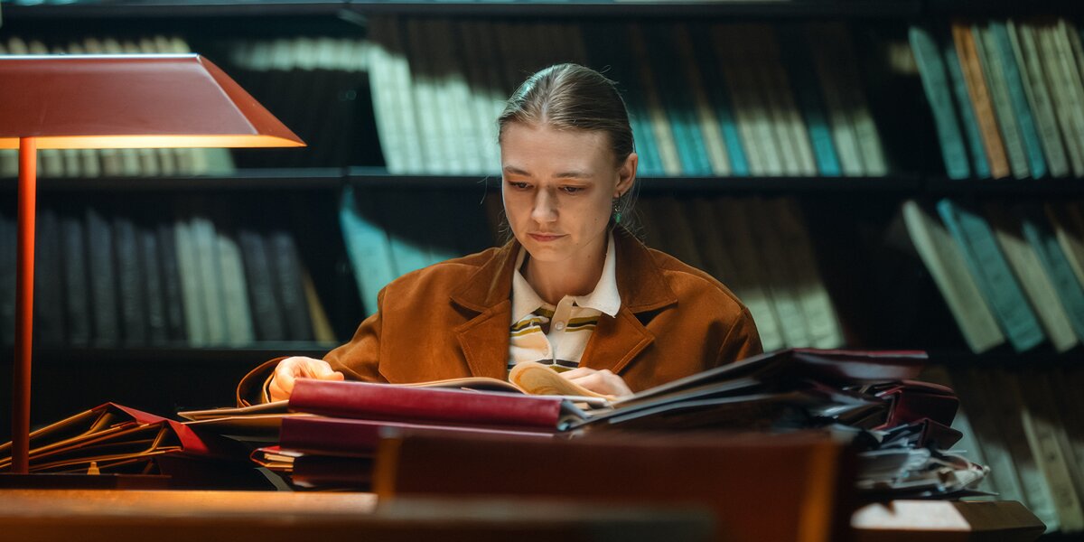 6 российских сериалов апреля: ретродетектив про язычников, тру-крайм и комедийный сай-фай