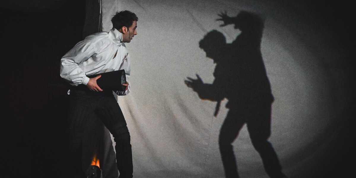 Главные театральные премьеры апреля на московских сценах: новый «Гамлет», «Три сестры» и «Идиот»