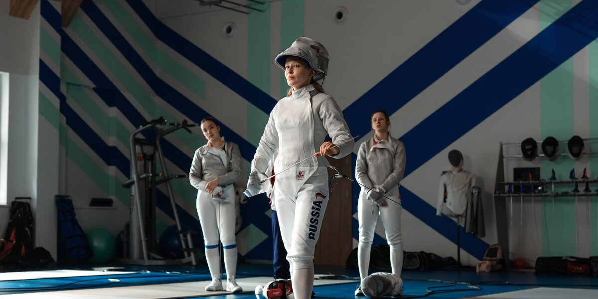 Юлия Пересильд и Юрий Стоянов сыграют в спортивной драме «Учитель фехтования»