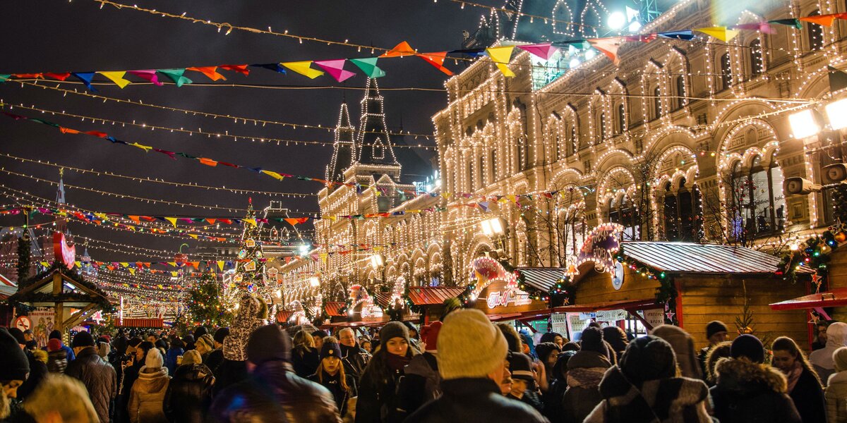 В Москве отменили новогодние елки и фестивали, но катки будут работать