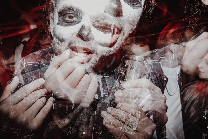 Хеллоуин в Москве: вечеринки и хоррор в кино