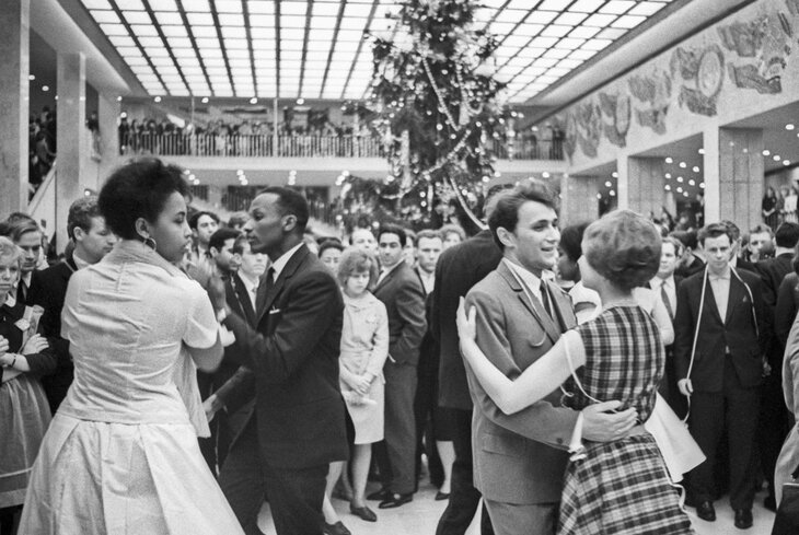 Обернуться назад: Как в России и Москве праздновали Новый год в 1960-е