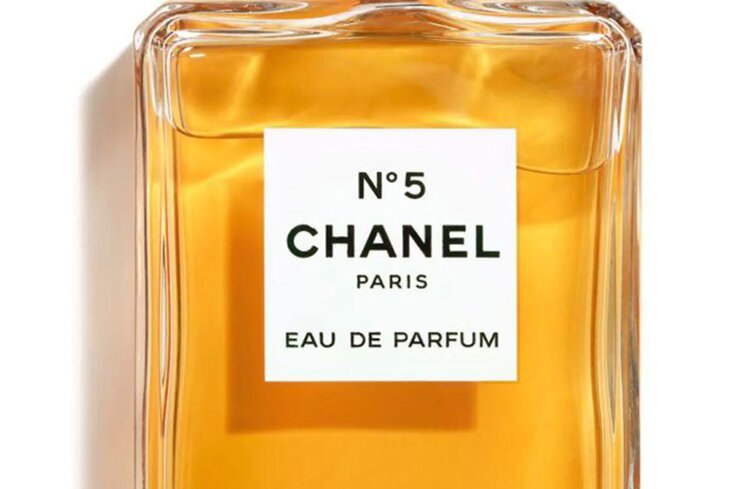 Как создавались великие ароматы: от Chanel и Nina Ricci до «Новой Зари». Отрывок из книги