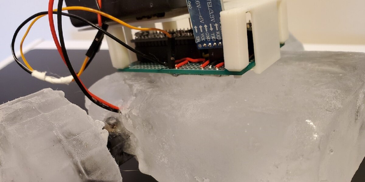 Инженеры показали робота изо льда. В будущем он сможет исследовать другие планеты