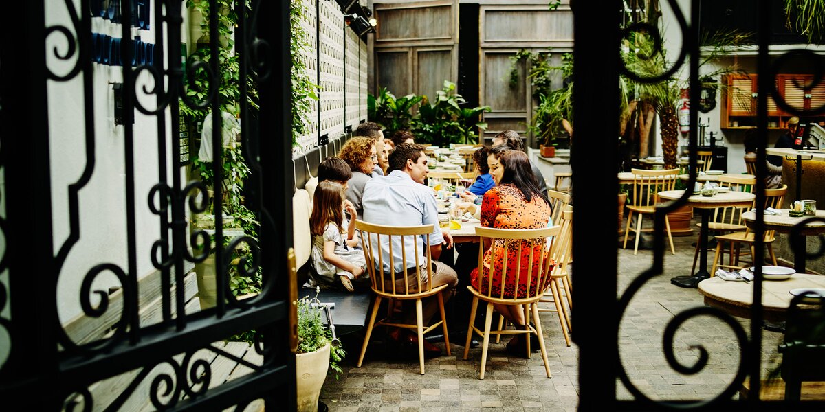 «Это было страшное время»: рестораторы подводят итоги и открывают посткарантинный сезон