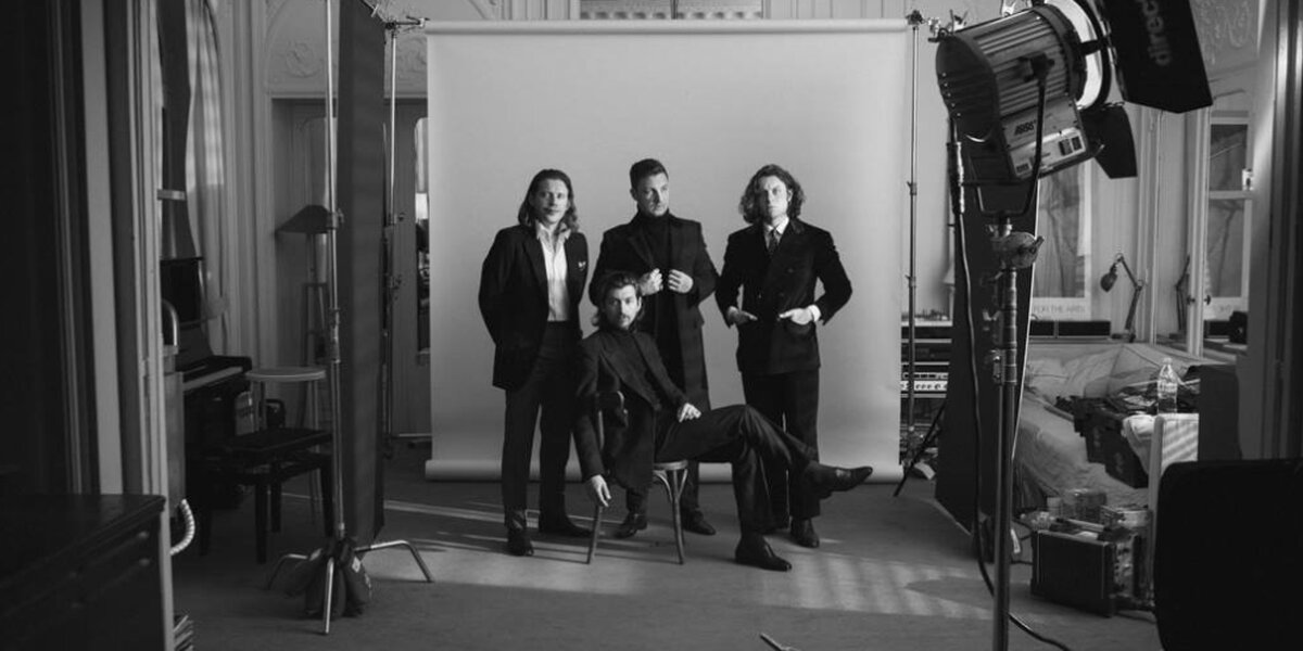 Arctic Monkeys выпустят концертный альбом ради благотворительности