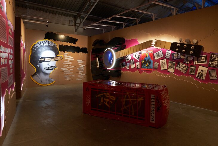 Выставка «Панк-культура. Король и Шут»: 5 экспонатов, которые точно нужно увидеть