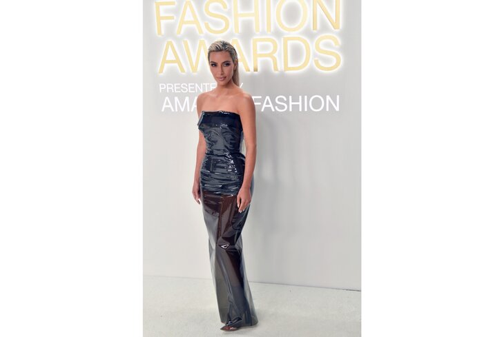 Джулия Фокс в купальнике и Шер в кожаном платье: образы звезд на CFDA Fashion Awards