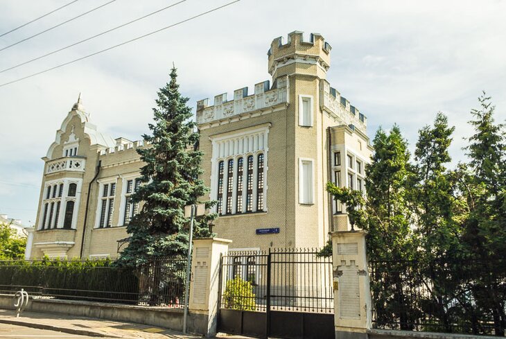 Топ-5 готических мест в Москве