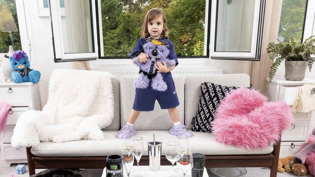 Как в Сети реагируют на скандальную рекламную кампанию Balenciaga с детьми
