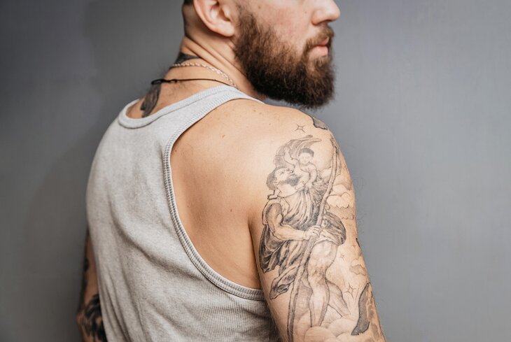 Нательные рисунки в Москве: татуировки художника Александра Тито
