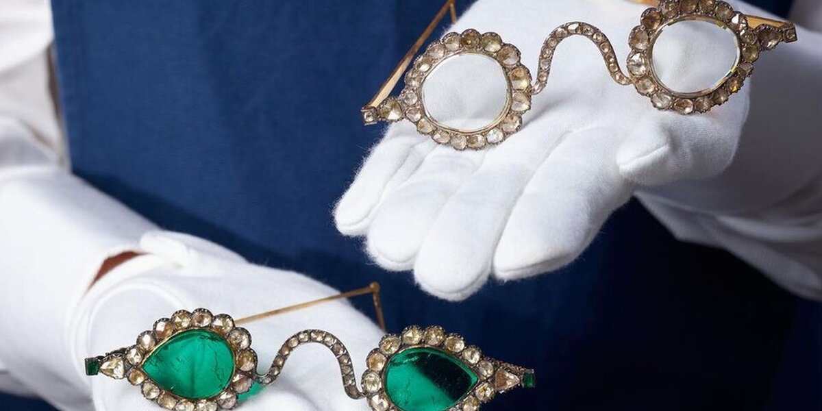 Аукцион Sotheby's выставил на продажу очки с линзами из алмазов и изумрудов