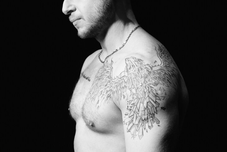 Нательные рисунки в Москве: татуировки актера Ивана Латушко