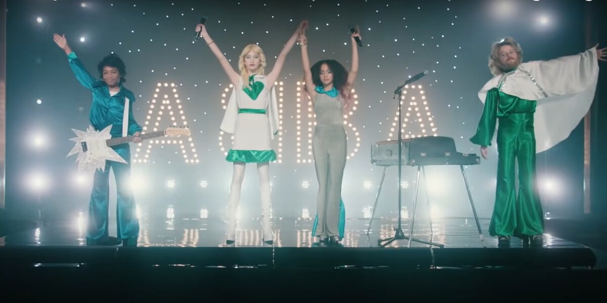 Посмотрите новый клип ABBA на рождественскую песню Little Things