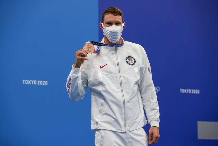 Олимпийскому чемпиону Евгению Рылову не разрешили выйти на награждение в маске с котом