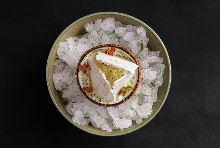 Новости паназиатских ресторанов: лосось с черешней, мороженое из сирени и рыбка тайяки