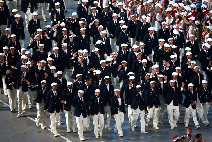 Олимпийские игры и мода. Посмотрите на самую красивую униформу разных лет