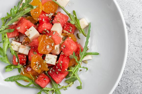 Ресторан «Мзиури» подготовил летнее меню с блюдами из арбуза, дыни и лесных ягод