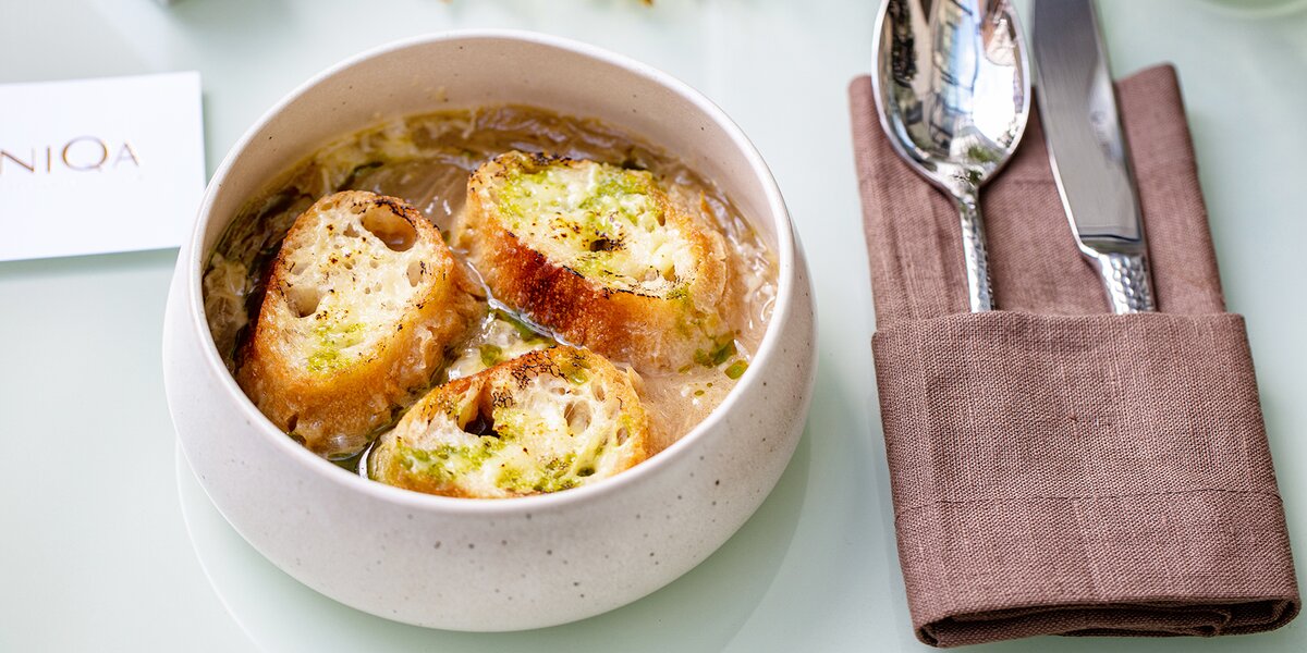 Блюдо недели: луковый суп из Niqa