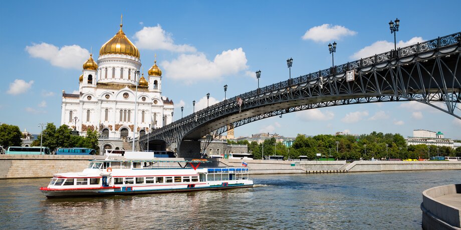 Лучшие водные прогулки по Москве для туристов и влюбленных