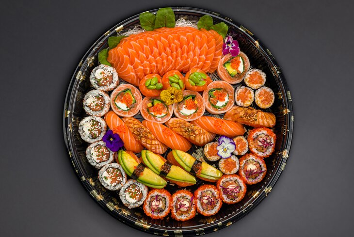 Сервис доставки устриц и японских блюд Bluefin открыл оффлайн-корнеры