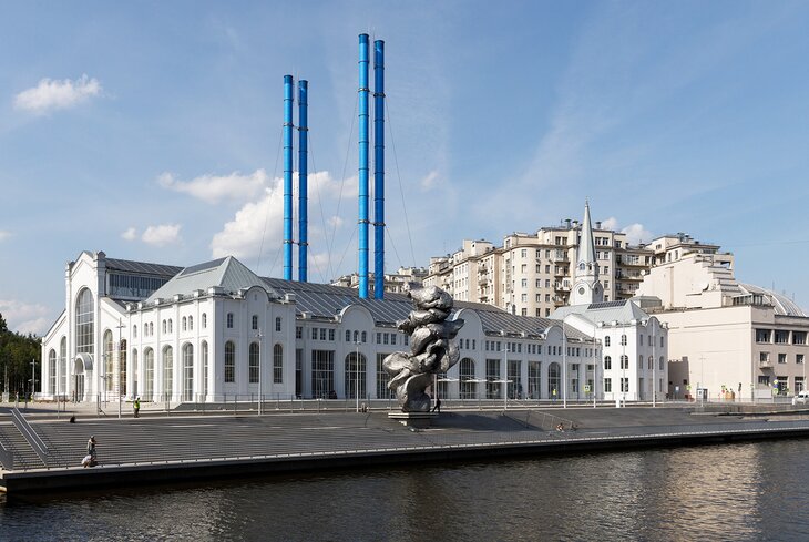 Урс Фишер ответил на реакцию москвичей на его скульптуру «Большая глина № 4»