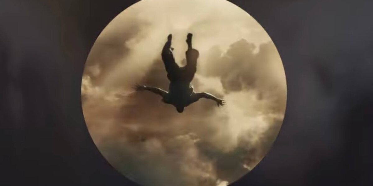 Канье Уэст летает в облаках в новом клипе на песню «24»
