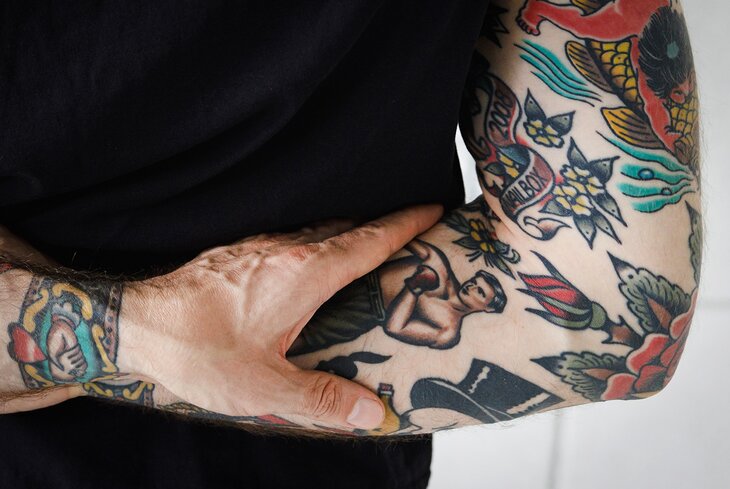 Нательные рисунки в Москве: татуировки блогера Михаила Шатова