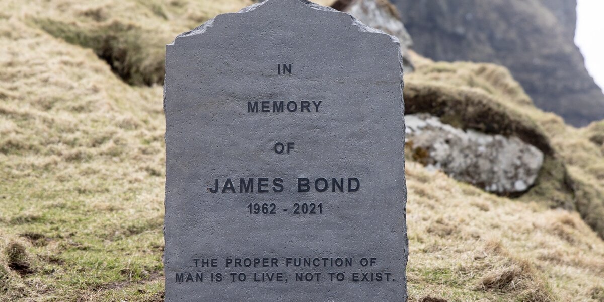 На Фарерских островах, где снимали «Не время умирать», воздвигли памятник Джеймсу Бонду
