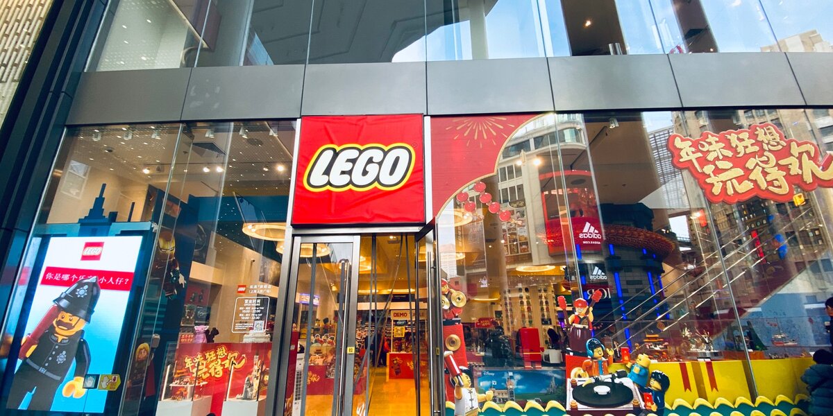 Магазины LEGO в России откроются под названием «Мир кубиков»