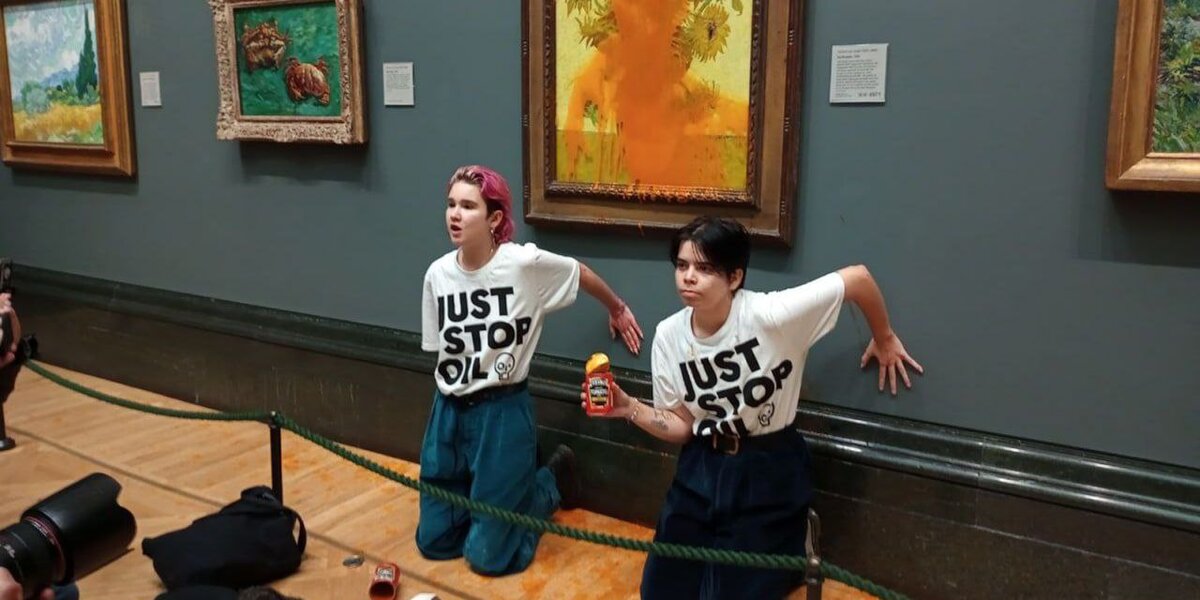 Активистки движения Just Stop Oil облили кетчупом картину Ван Гога «Подсолнухи»