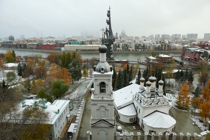 В Москве выпал первый снег. Посмотрите, как это было