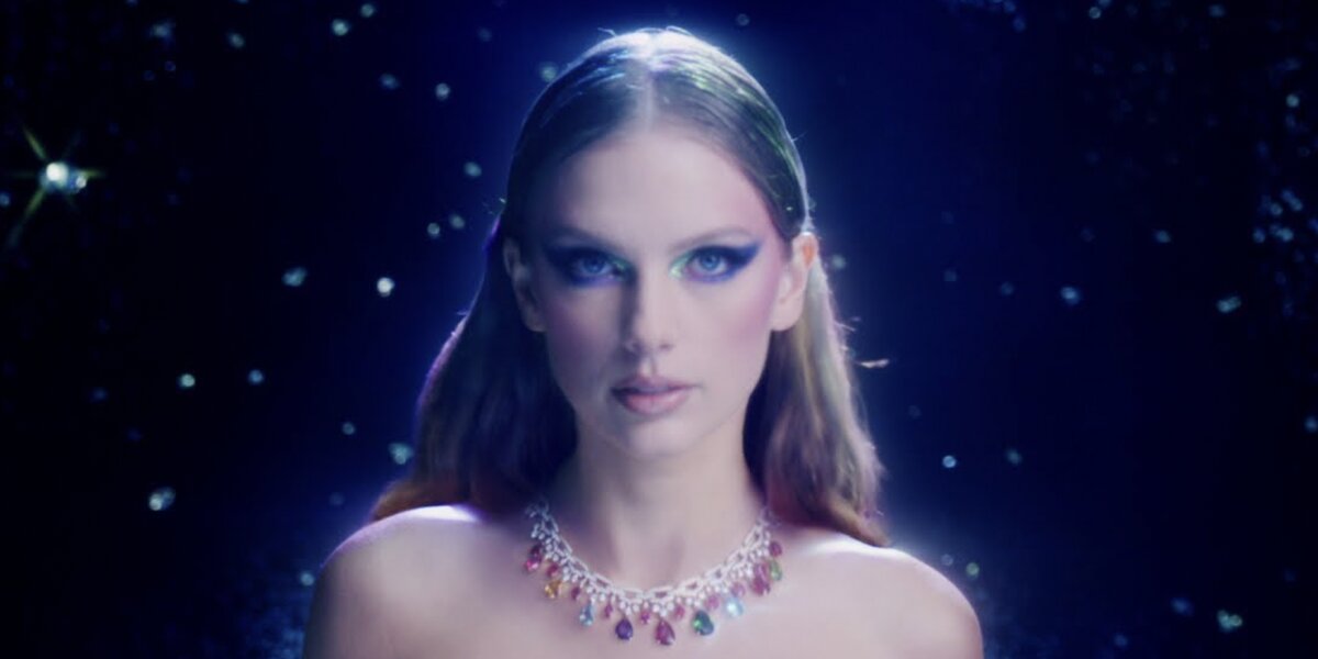 Тейлор Свифт стала Золушкой в клипе Bejeweled
