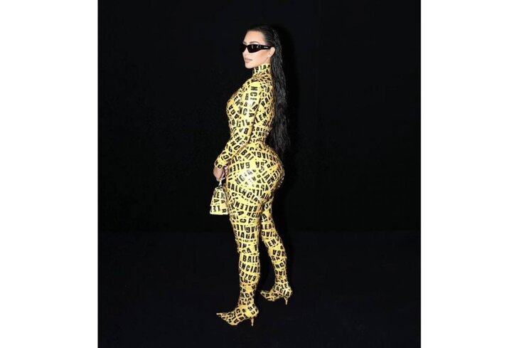 От леопарда до скотча: самые необычные образы Ким Кардашьян