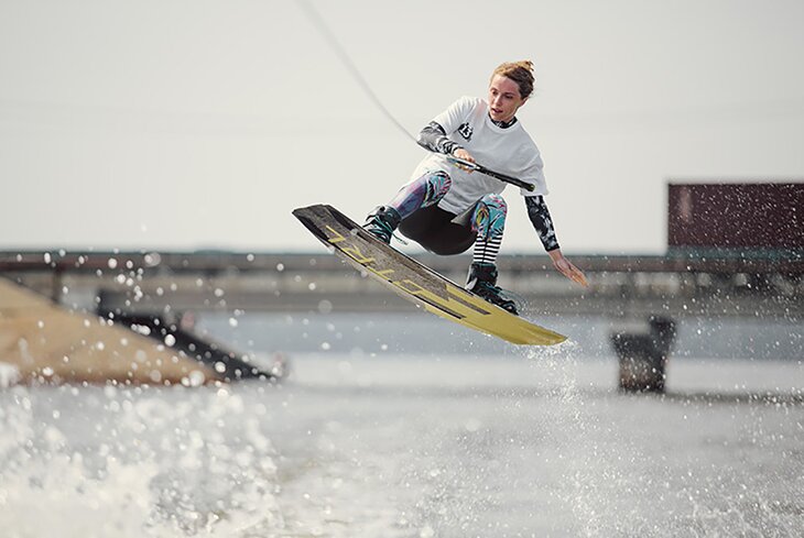 Где заняться водным спортом в Москве: виндсерфинг, вейкборд, водные лыжи и ховерборд