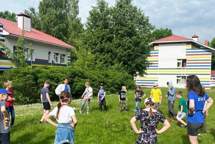 Учеба в летние каникулы: топ лучших детских лагерей недалеко от Москвы