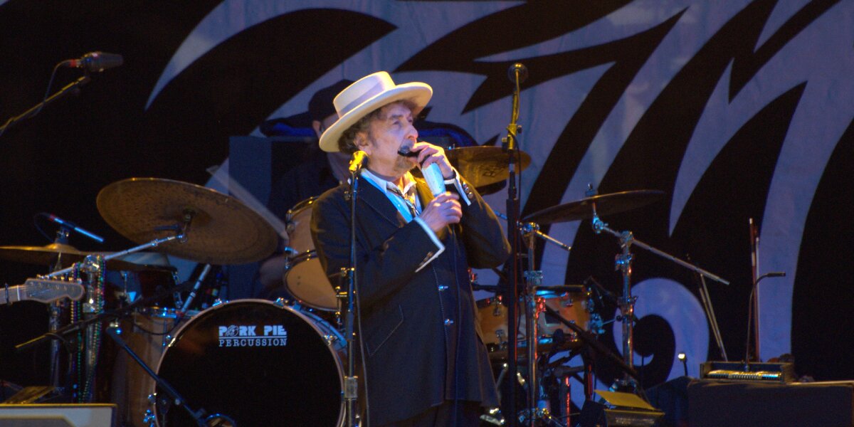 Единственная перезапись хита Боба Дилана Blowin’ in the Wind продана почти за $1,8 млн