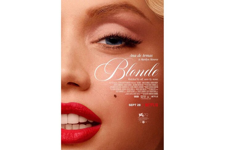 Мэрилин Монро готовится к выходу на сцену в новом трейлере байопика «Блондинка»
