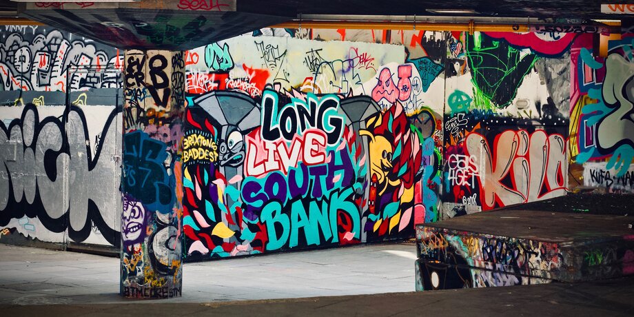 «Олдскульные пятницы», граффити-джем и концерт Noize MC: месяц уличной культуры на ВДНХ
